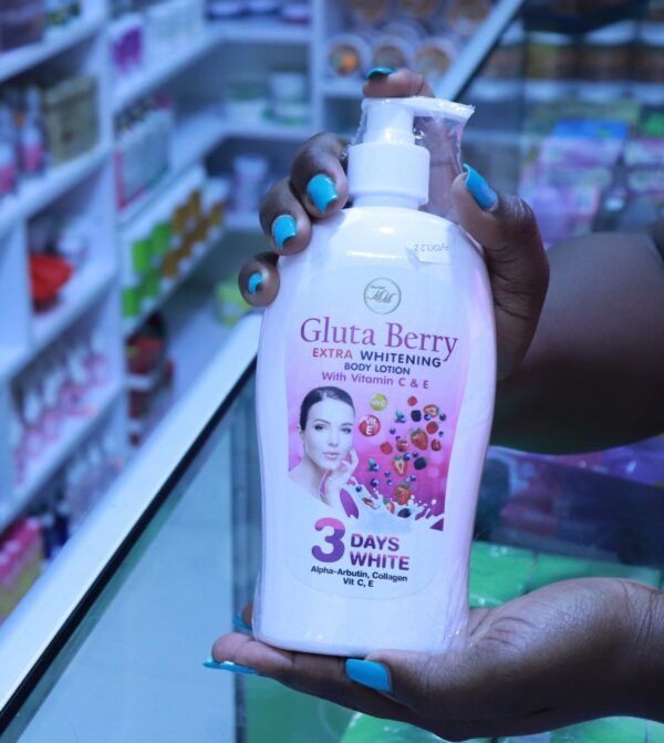 Gluta berry extra whitening body lotion