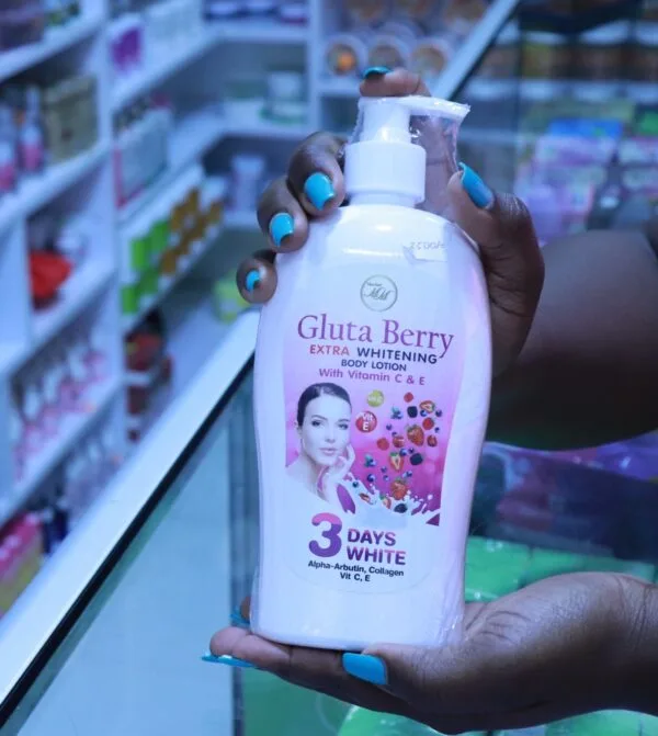 Gluta berry extra whitening body lotion